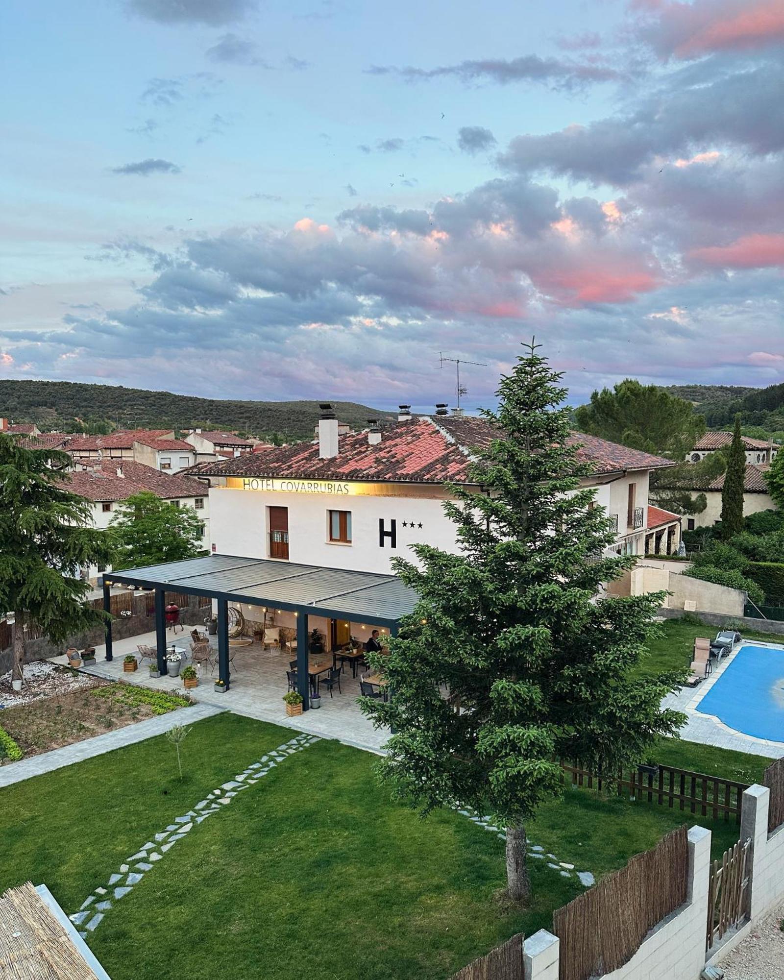 Hotel Rural Коварубиас Екстериор снимка